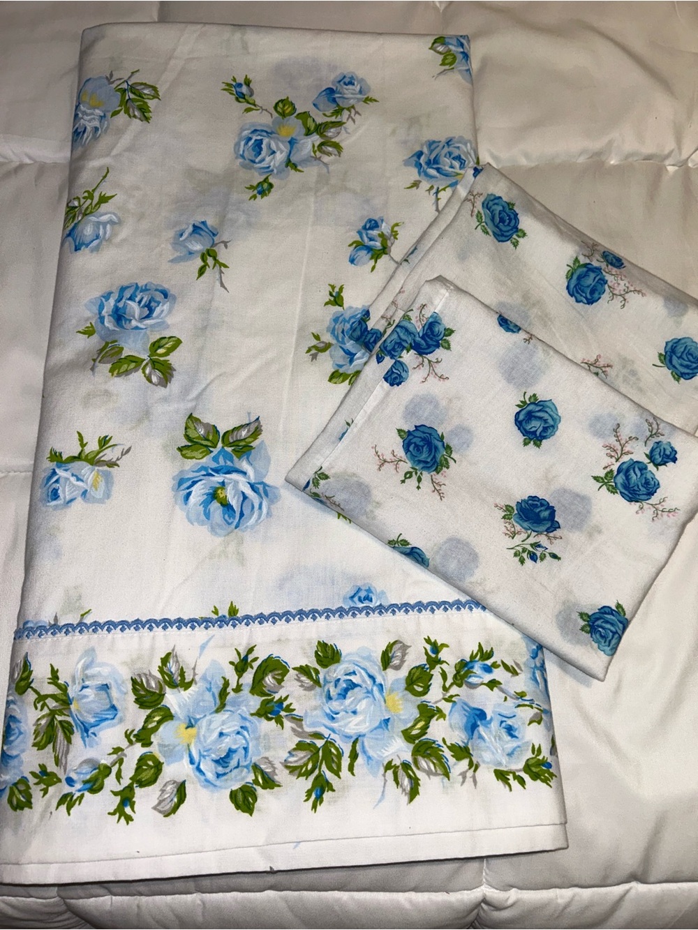 Blue Rose Floral Queen top sheet and Pillowcase Set - White and Blue